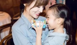 李小璐和甜馨最新爆料,揭秘娱乐圈不为人知的一面